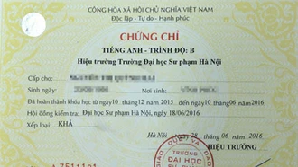 Chứng chỉ Ngoại ngữ, tin học: Nhân bản hàng loạt, bán công khai