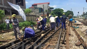 Vụ tàu hỏa trật bánh 2 lần: Hạ tốc độ tàu chạy vào ga Yên Viên