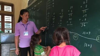 Chuẩn hóa đội ngũ giáo viên người dân tộc thiểu số