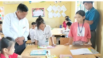  Hơn 30 năm kiên trì “gieo chữ” trên vùng đất khó