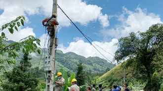 Gần 100 hộ dân thôn Ngải Thầu được sử dụng điện lưới quốc gia 