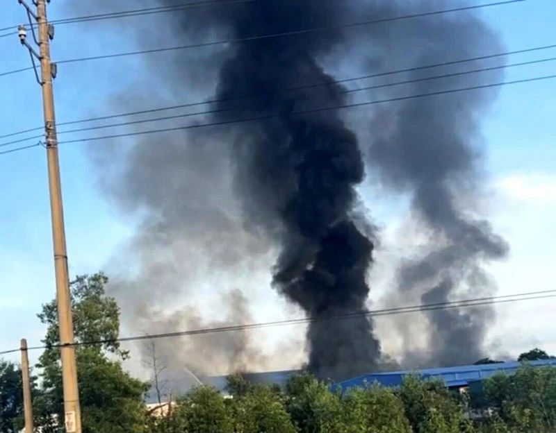 Cháy lớn tại Nhà máy dệt may Scavi Huế -0