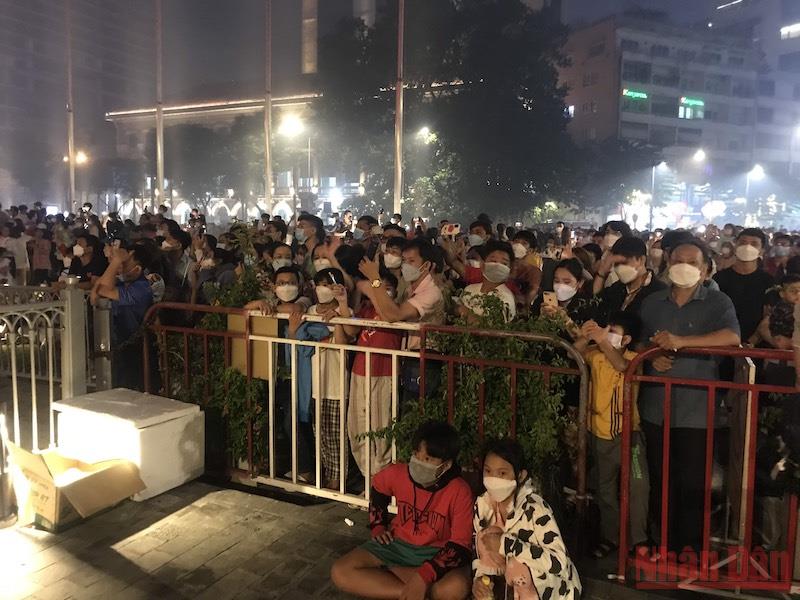 Mãn nhãn với màn bắn pháo hoa mừng 47 năm Ngày thống nhất đất nước ảnh 4 H_3_ban_phao_hoa_30_4-1651333758862.jpeg
