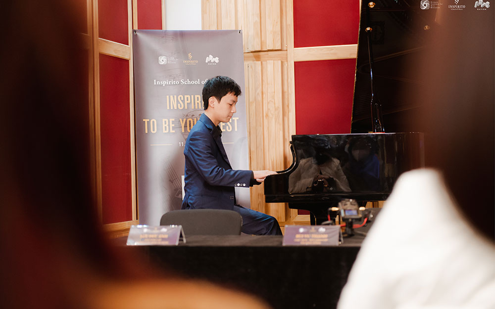 Một tiết mục biểu diễn của học viên trong lễ ký kết. Hợp tác đào tạo âm nhạc cổ điển cho giới trẻ -0