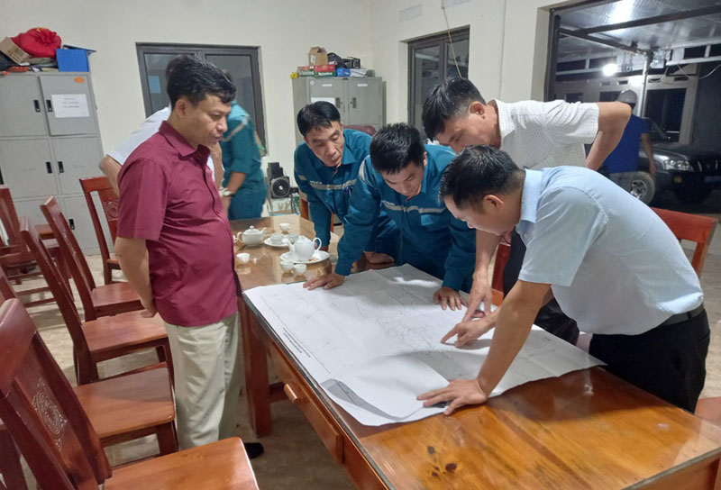 Nỗ lực tìm kiếm người mất tích do sạt lở ở mỏ vàng Pác Lạng ảnh 2 Nỗ lực tìm kiếm người mất tích do sạt lở ở mỏ vàng Pác Lạng -0