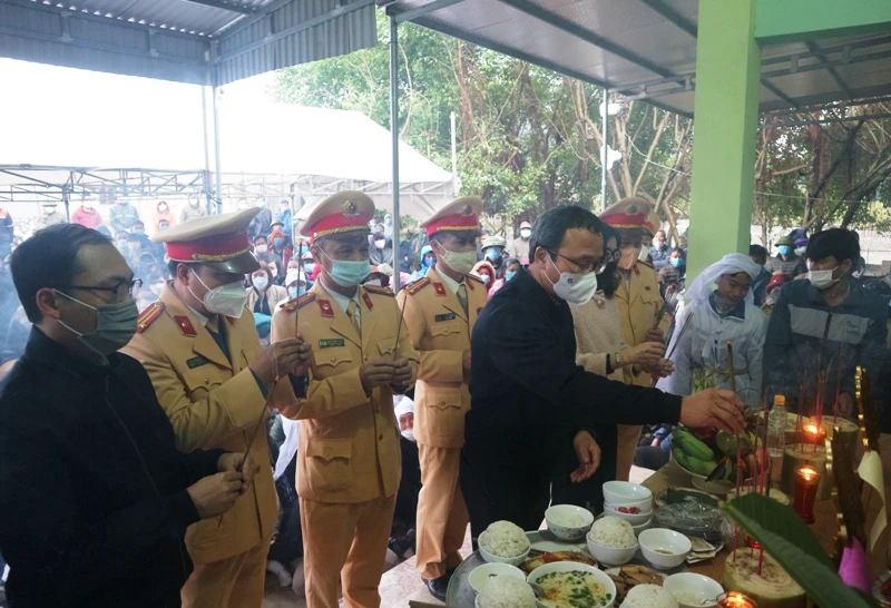 Khắc phục vụ hậu quả vụ tai nạn giao thông nghiêm trọng tại Thanh Hóa -0