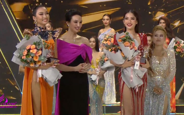 Hai trong số các thí sinh giành giải thưởng Best Social. Công bố giải phụ trước thềm chung kết Hoa hậu Hoàn vũ -0