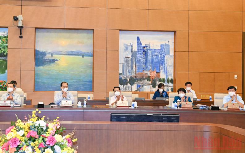 Bế mạc Phiên họp thứ tư Ủy ban Thường vụ Quốc hội ảnh 2 Bế mạc Phiên họp thứ tư của Ủy ban Thường vụ Quốc hội -0