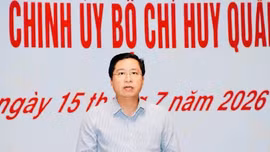 Đồng chí Dương Quốc Huy - Ủy viên Trung ương Đảng, Bí thư Tỉnh ủy Lào Cai phát biểu tại hội nghị.
