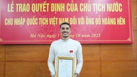 Thêm một cầu thủ ngoại nhận quốc tịch Việt Nam