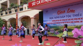 Giao lưu học sinh dân tộc thiểu số