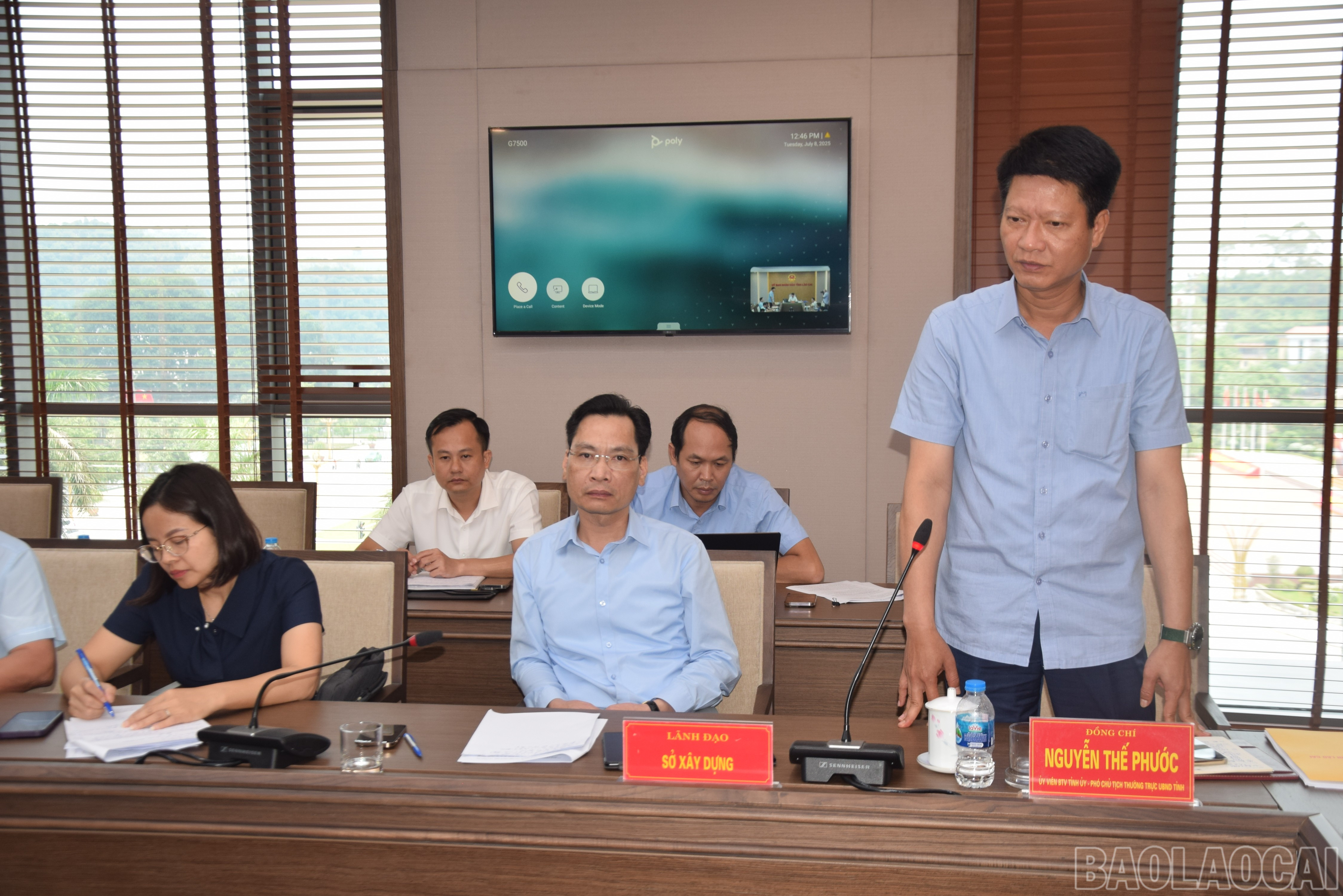 Phó Chủ tịch Thường trực UBND tỉnh Nguyễn Thế Phước đưa ra các giải pháp tháo gỡ khó khăn trong quá trình thực hiện Dự án. baolaocai-br_ong-phuoc.jpg