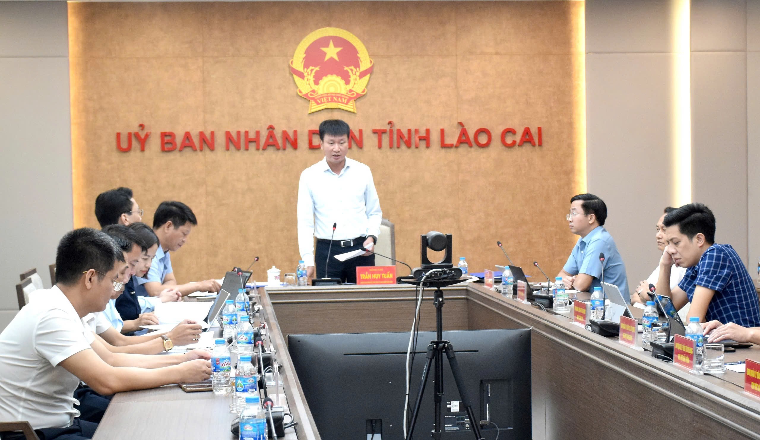 Đồng chí Trần Huy Tuấn, Phó Bí thư Tỉnh ủy, Chủ tịch UBND tỉnh phát biểu tại Hội nghị. chu-tich-phat-bieu.jpg