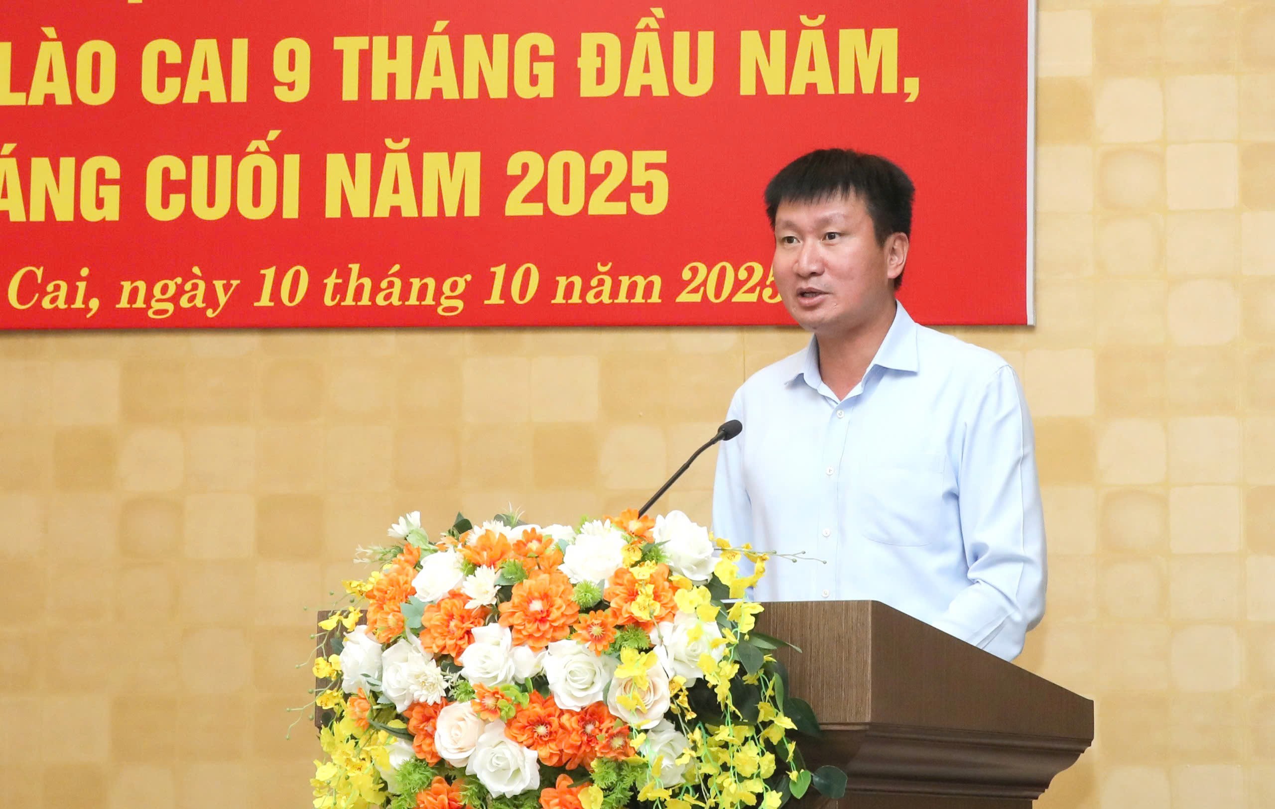 Đồng chí Trần Huy Tuấn - Phó Bí thư Tỉnh ủy, Chủ tịch UBND tỉnh phát biểu kết luận hội nghị. z7102521561828-6b52d96c905bb63e8413d74fd3d17d4d.jpg