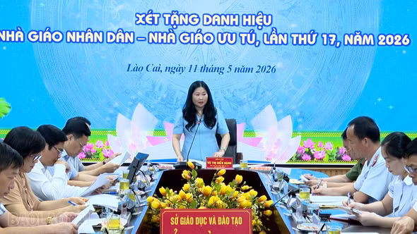 Phó Chủ tịch UBND tỉnh Vũ Thị Hiền Hạnh chủ trì họp xét tặng danh hiệu Nhà giáo Nhân dân, Nhà giáo Ưu tú lần thứ 17