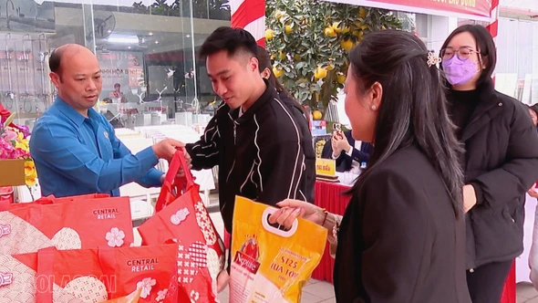 Công đoàn phường Yên Bái tổ chức "Gian hàng 0 đồng công đoàn"