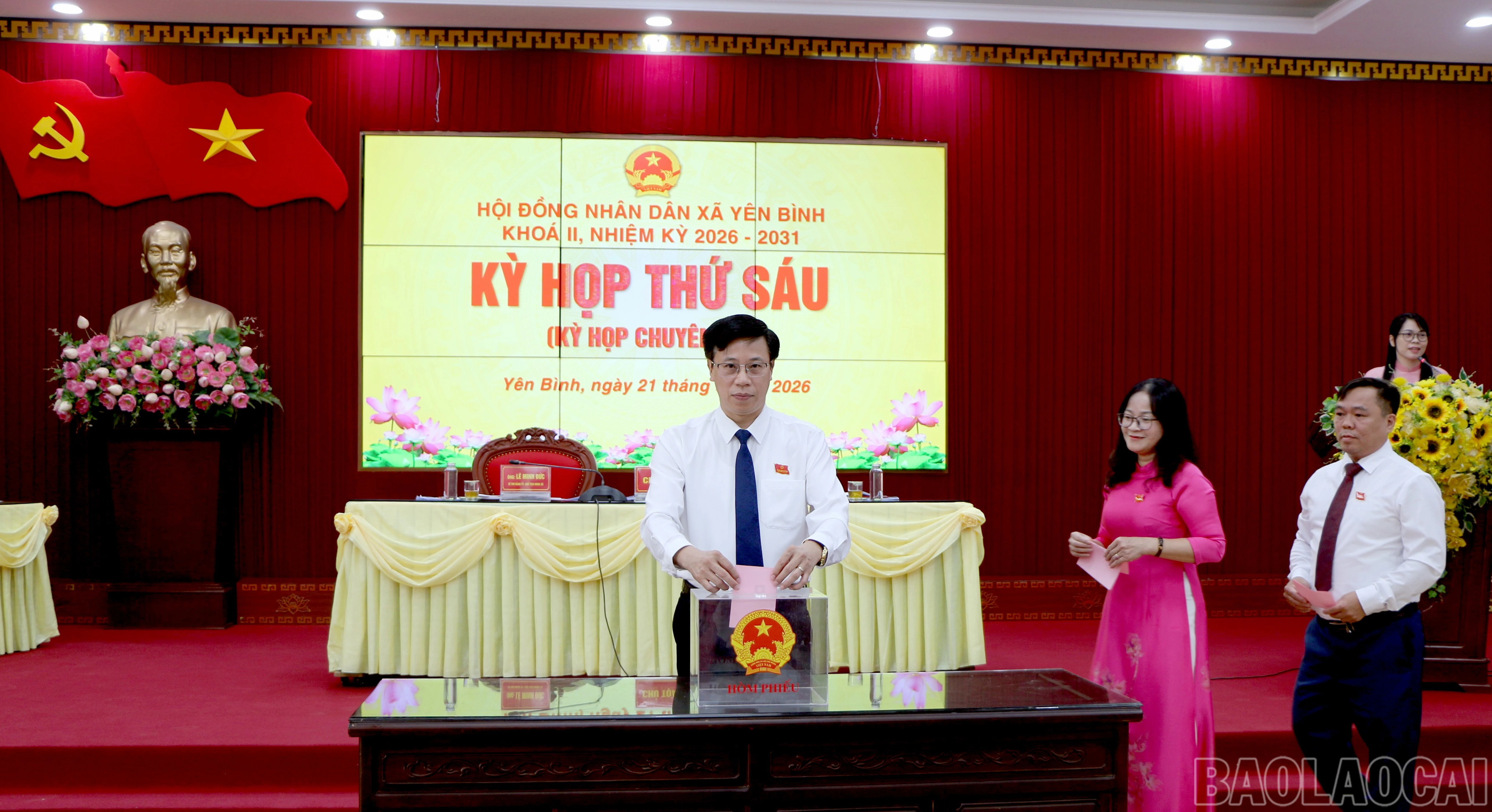 Phó Chánh Văn phòng UBND tỉnh Bùi Ngọc Hùng được chỉ định giữ chức Phó Bí thư Đảng ủy xã Yên Bình và được bầu giữ chức Chủ tịch UBND xã Yên Bình ảnh 11