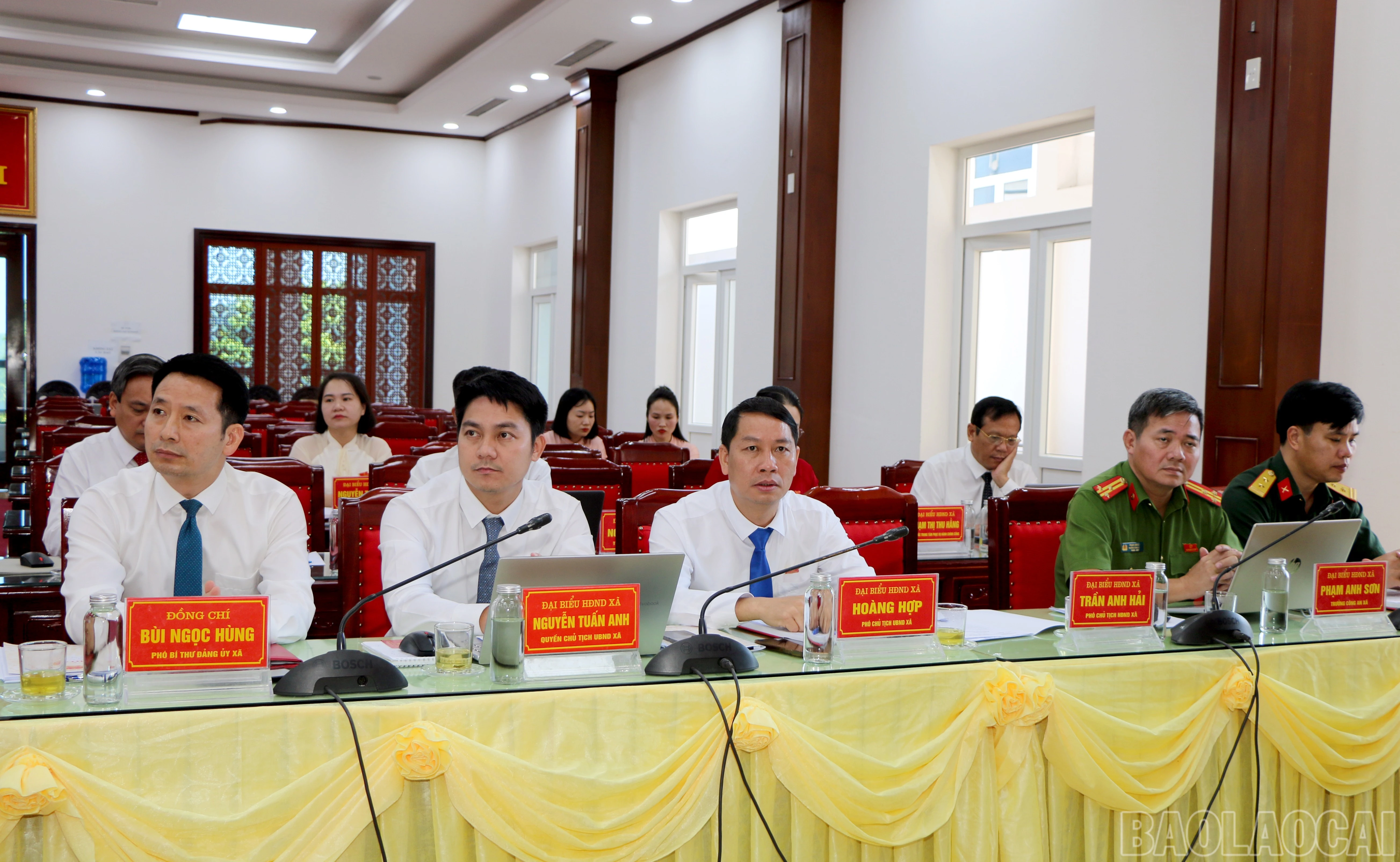Phó Chánh Văn phòng UBND tỉnh Bùi Ngọc Hùng được chỉ định giữ chức Phó Bí thư Đảng ủy xã Yên Bình và được bầu giữ chức Chủ tịch UBND xã Yên Bình ảnh 9