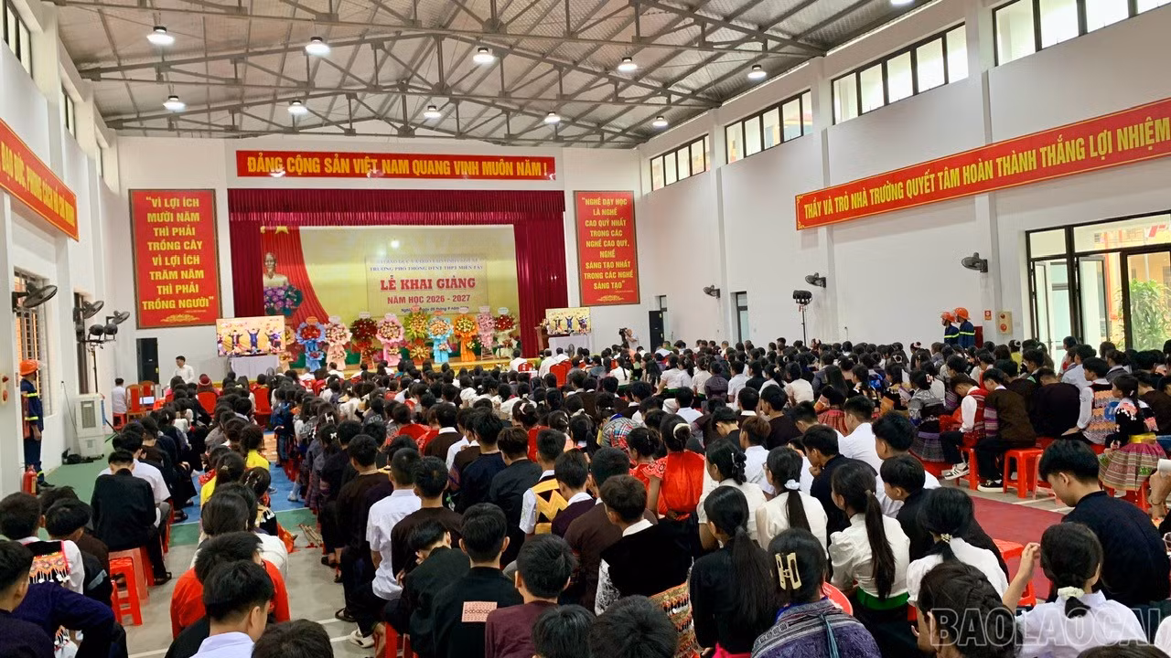 Quang cảnh lễ khai giảng.