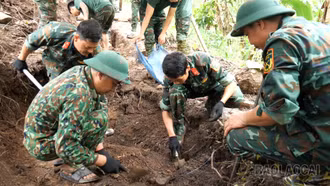 Lào Cai: Khai quật ngôi mộ liệt sĩ tập thể tại Pháo đài K30, phát hiện nhiều di vật