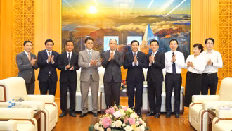 Đồng chí Bí thư Tỉnh ủy Dương Quốc Huy tiếp xã giao Đại sứ đặc mệnh toàn quyền Cộng hoà Cuba tại Việt Nam