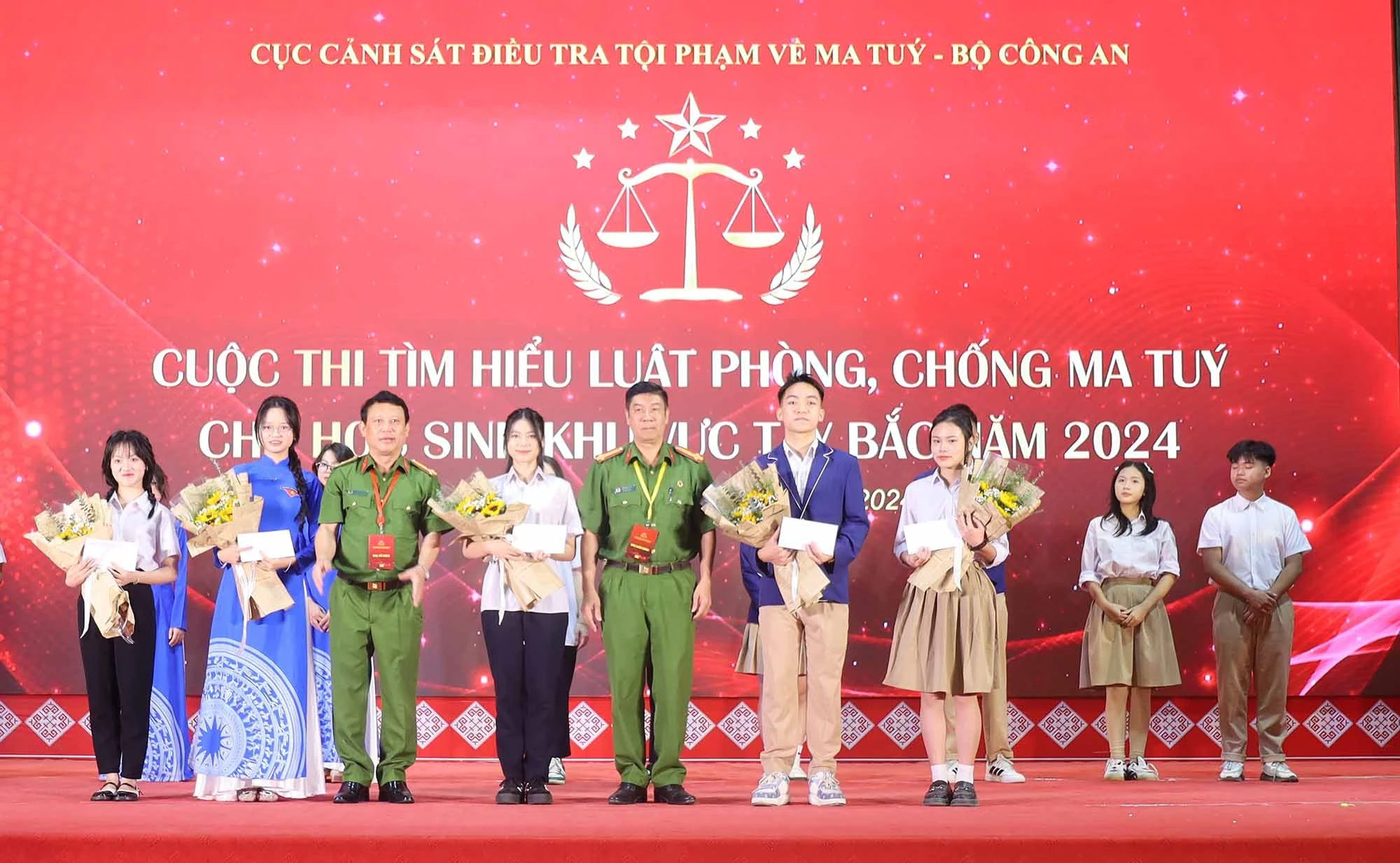 tang-hoa.jpg