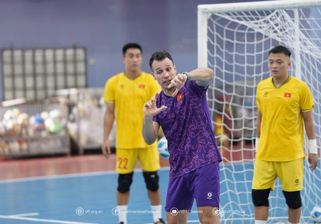 Huấn luyện viên trưởng Diego Raul Giustozzi đã đưa ra quyết định cuối cùng về danh sách 14 cầu thủ tham dự Giải vô địch Futsal Đông Nam Á 2024.