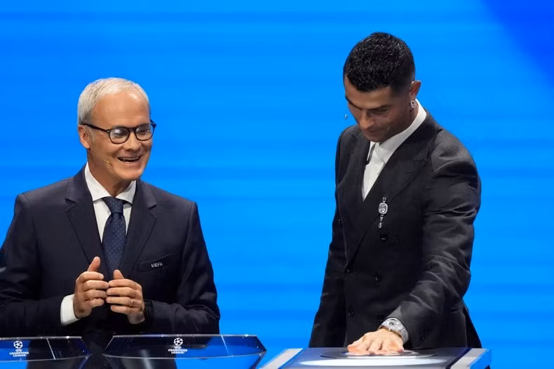 Ronaldo khiến mọi người háo hức mỗi lần ấn nút.