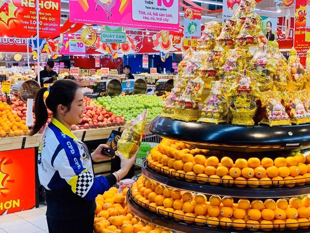Các chương trình khuyến mại, giảm giá góp phần bình ổn thị trường dịp cuối năm và Tết Nguyên đán.