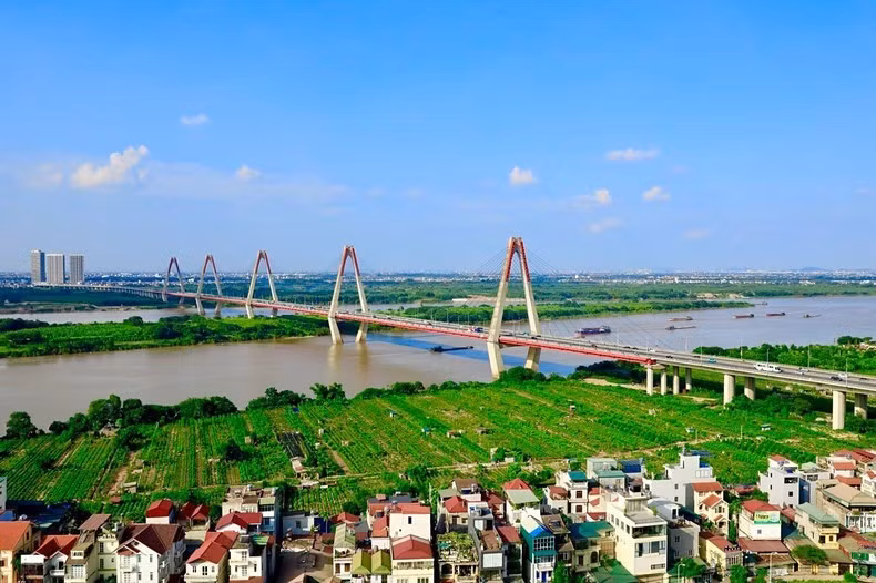 Cầu Nhật Tân.