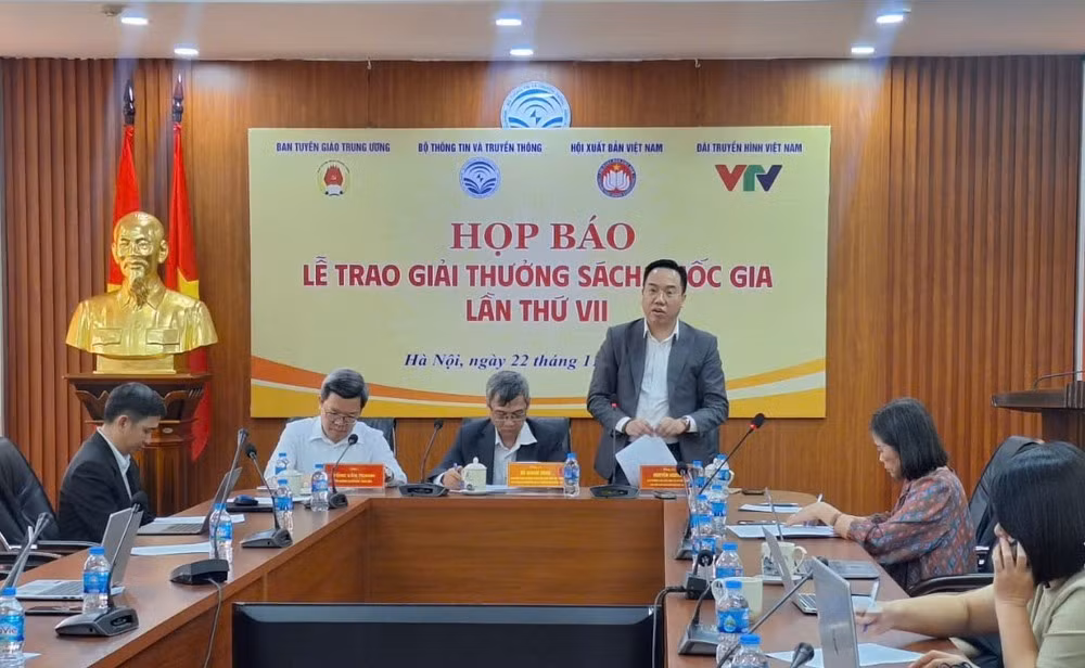 Quang cảnh buổi họp báo.
