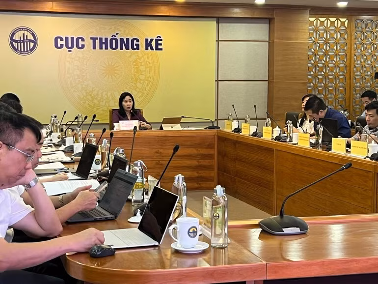 Bà Nguyễn Thị Hương, Cục trưởng Cục Thống kê, Bộ Tài chính phát biểu tại Hội nghị.