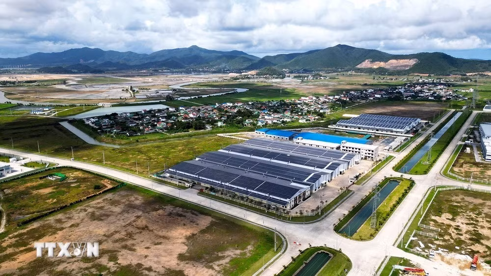 Mô hình Khu công nghiệp sinh thái khắc phục được những hạn chế, bất cập về vấn đề môi trường, giảm chất thải, đóng góp đáng kể vào nỗ lực ứng phó với biến đổi khí hậu (Khu công nghiệp WHA 1, huyện Nghi Lộc, tỉnh Nghệ An).