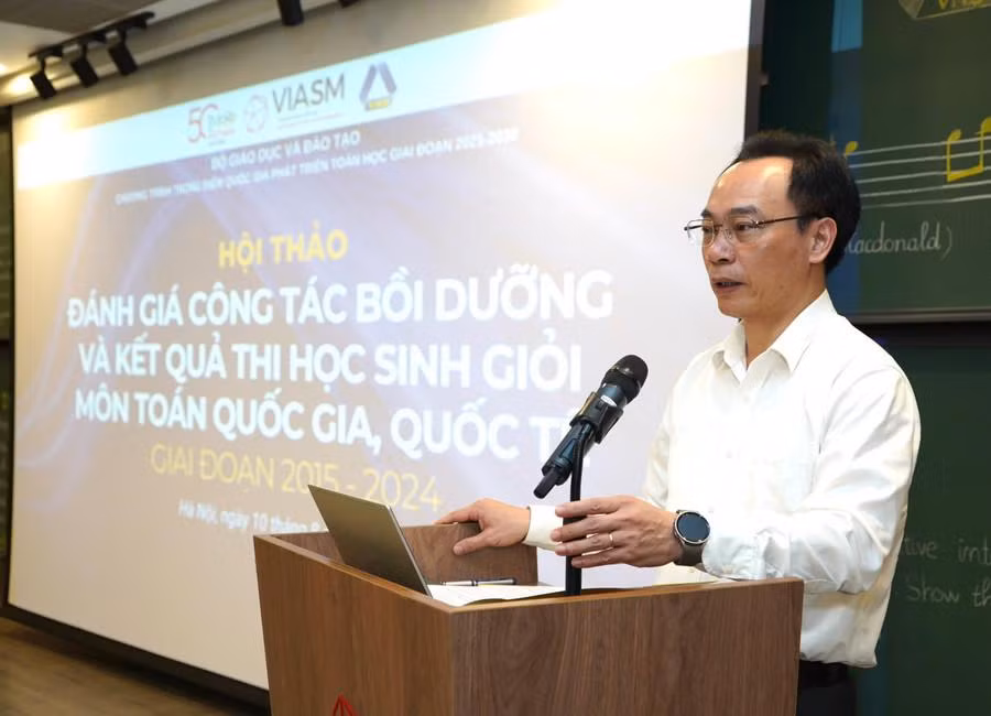 Thứ trưởng Bộ GD&amp;ĐT Hoàng Minh Sơn phát biểu tại Hội thảo.