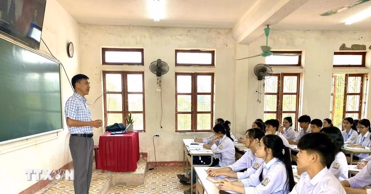 ttxvn-giao-vien-lop-hoc-truong-hoc-hoc-sinh-7534.jpg