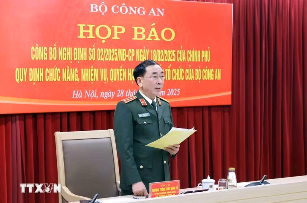 2-8833.jpg