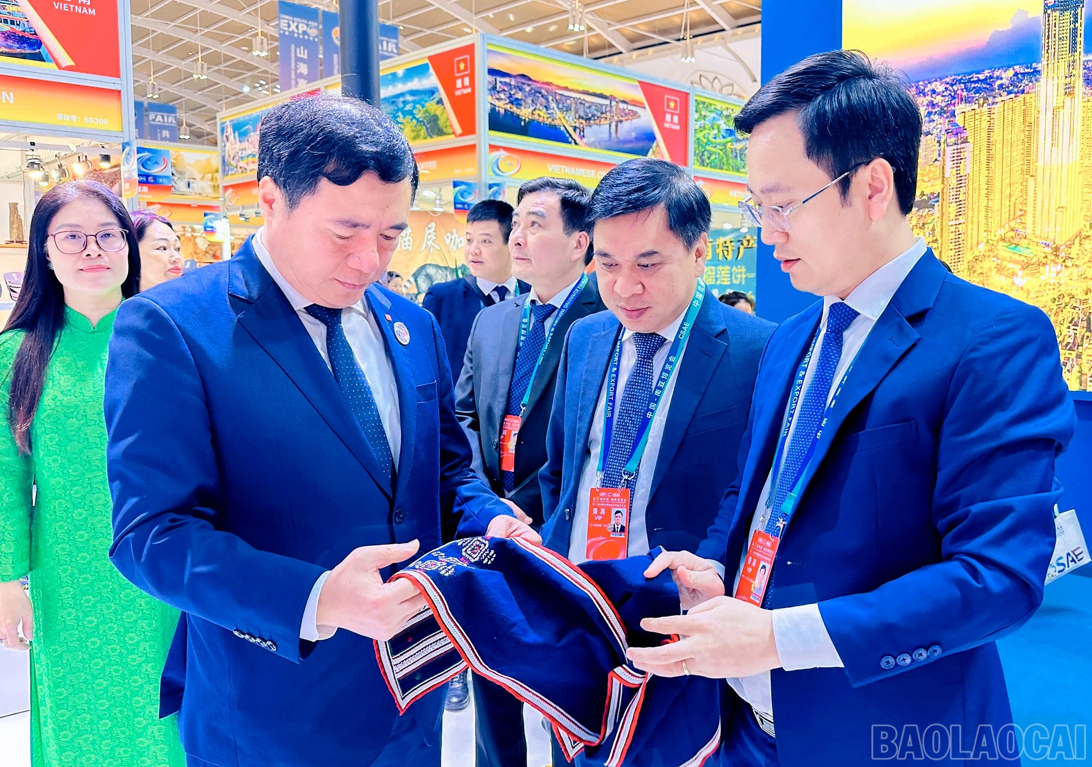 baolaocai-br_z7924604907839-abb4e05c5354be92d72327abdecf6eef.jpg