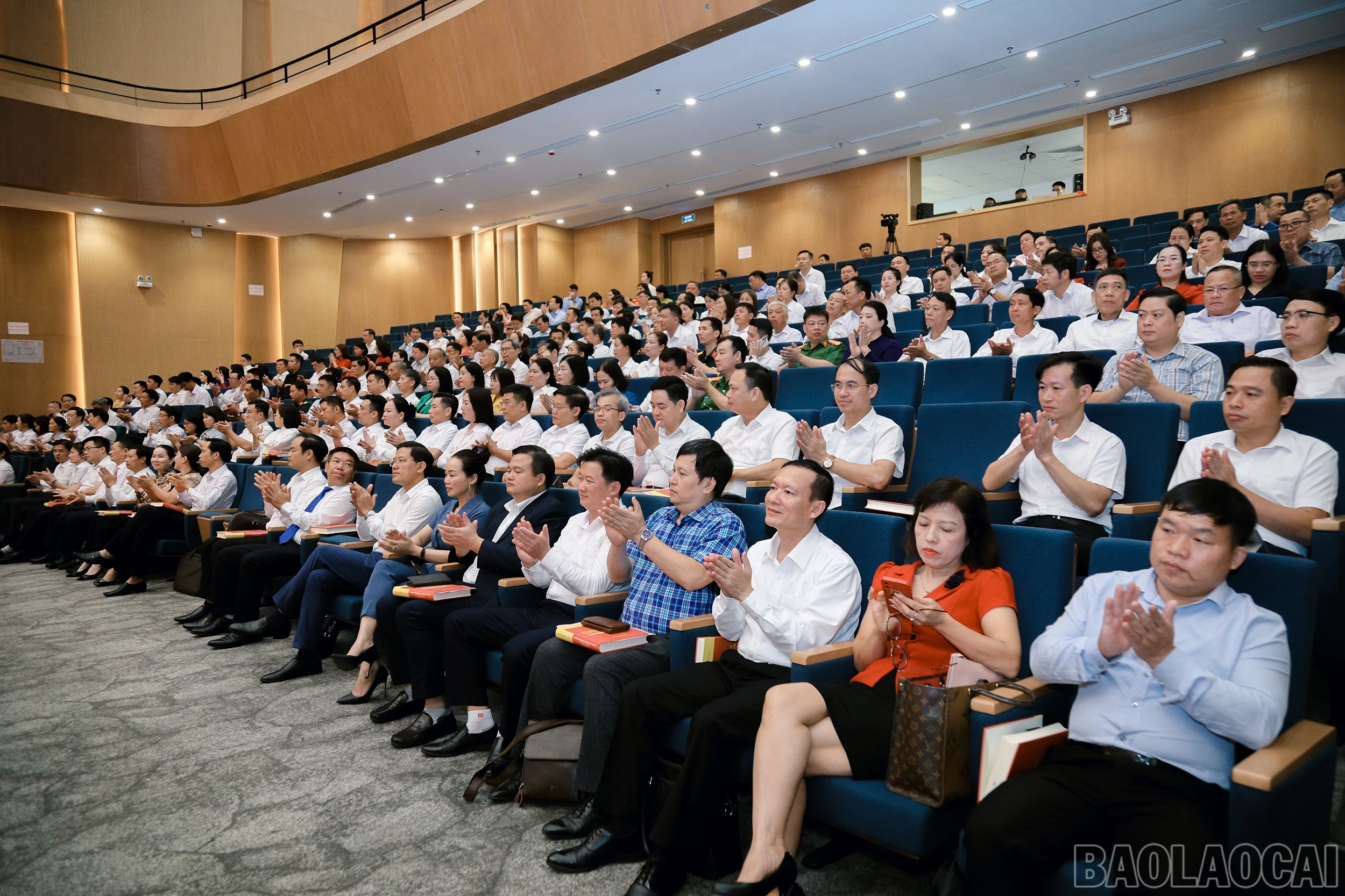 baolaocai-br_7j5a4124.jpg