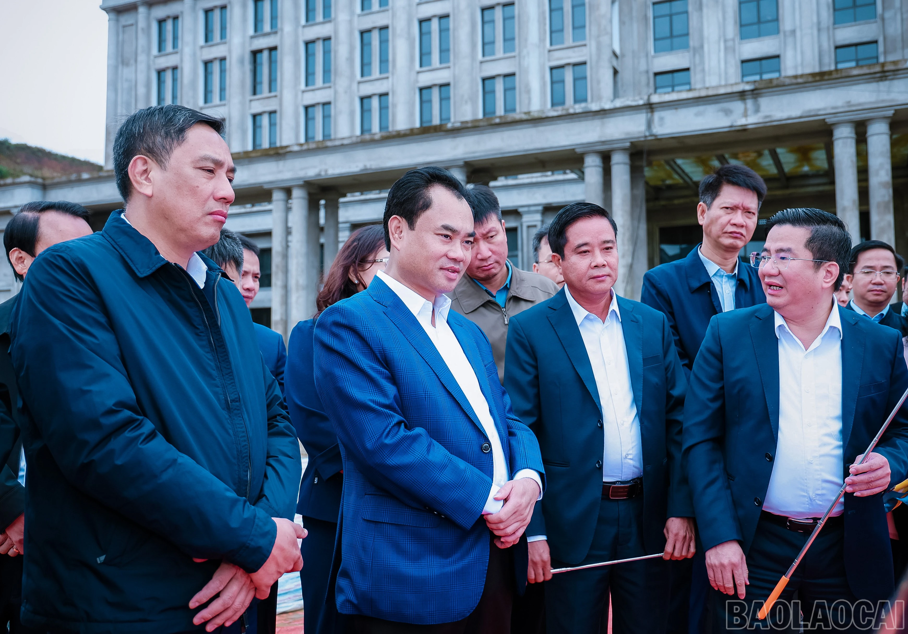 baolaocai-br_dong-chi-bi-thu-tinh-uy-cung-doan-cong-tac-kiem-tra-du-an-khu-trung-tam-hanh-chinh-moi-sa-pa.jpg