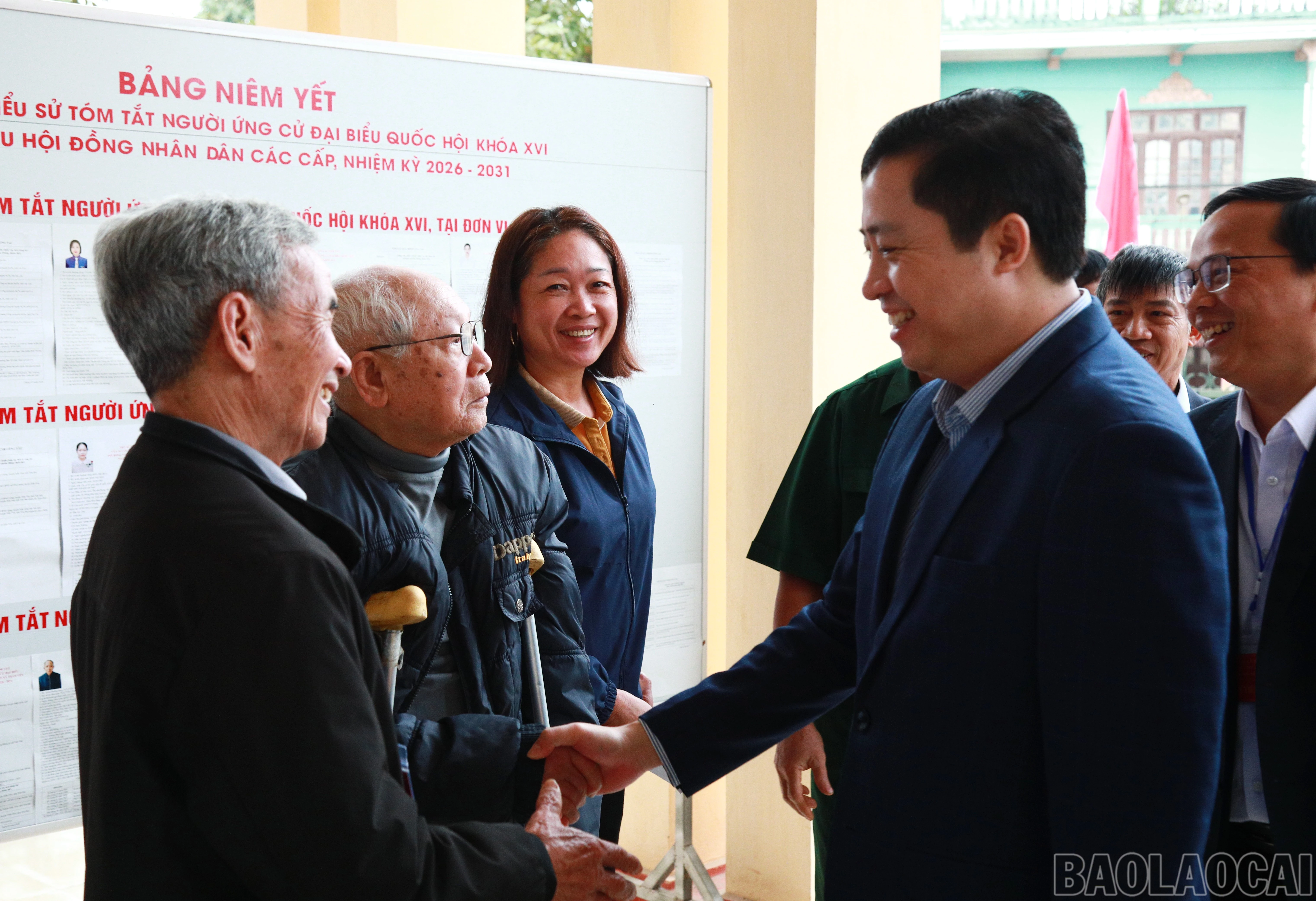 Bí thư Tỉnh ủy Dương Quốc Huy thăm hỏi, động viên cử tri xã Trấn Yên.