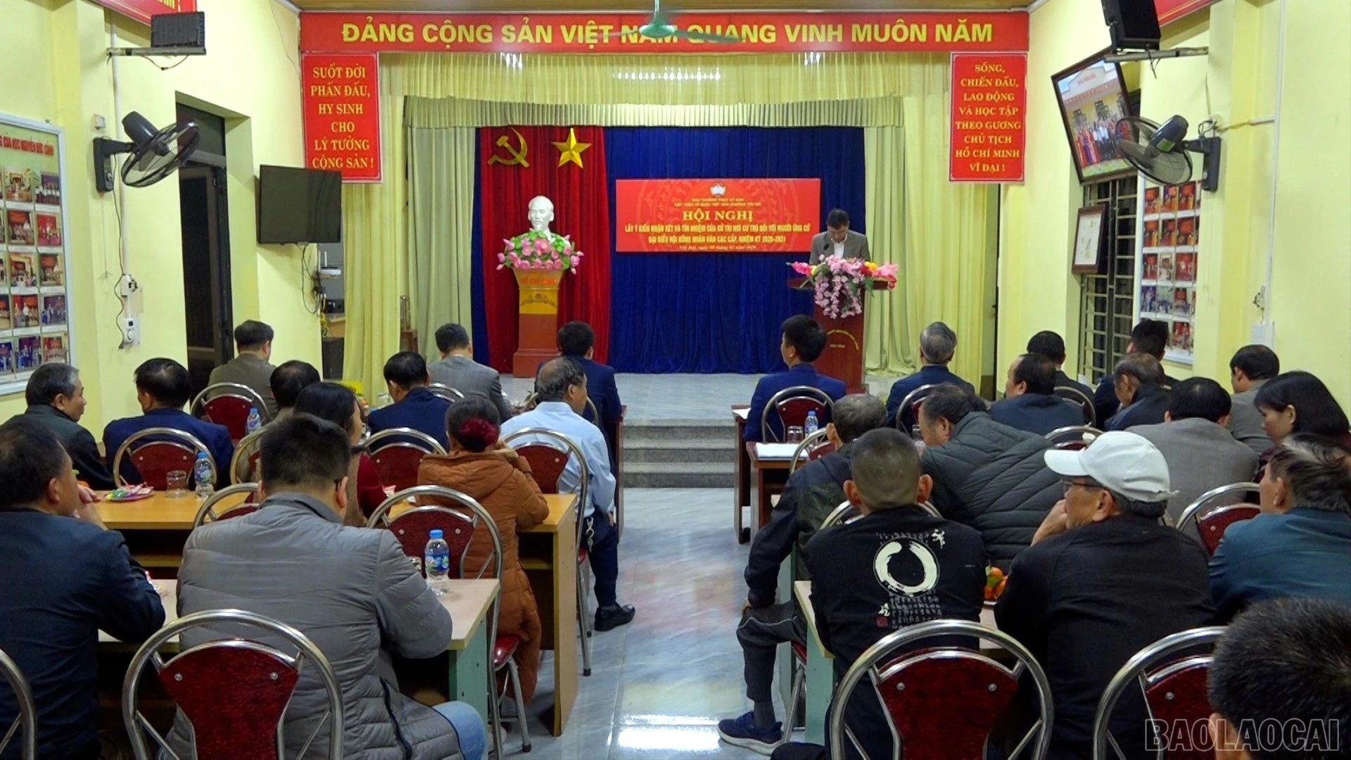 lay-y-kien-cu-tri00-05-33-15still001-2569.jpg