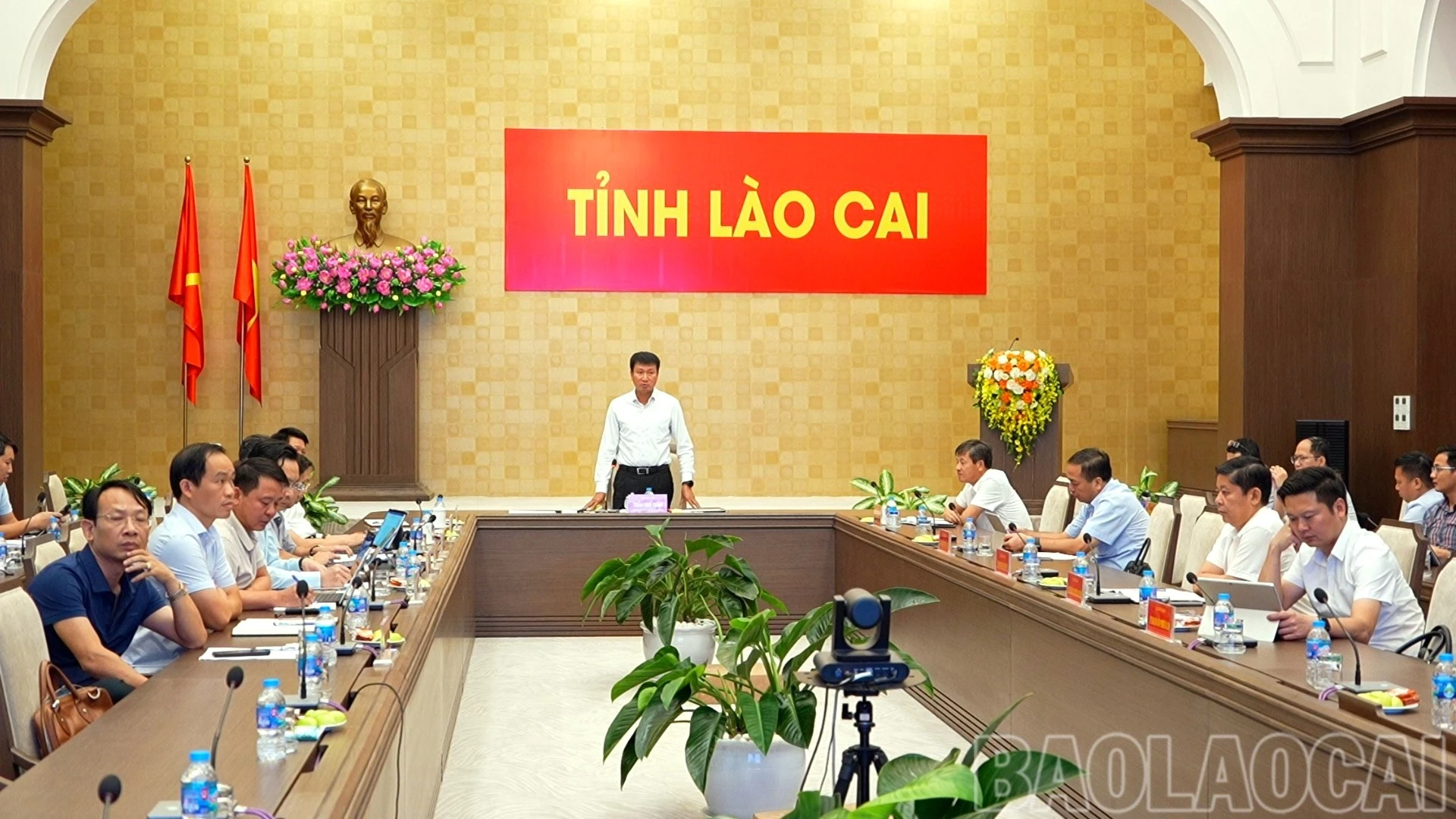 Đồng chí Trần Huy Tuấn - Phó Bí thư Tỉnh ủy, Chủ tịch UBND tỉnh phát biểu kết luận buổi làm việc.