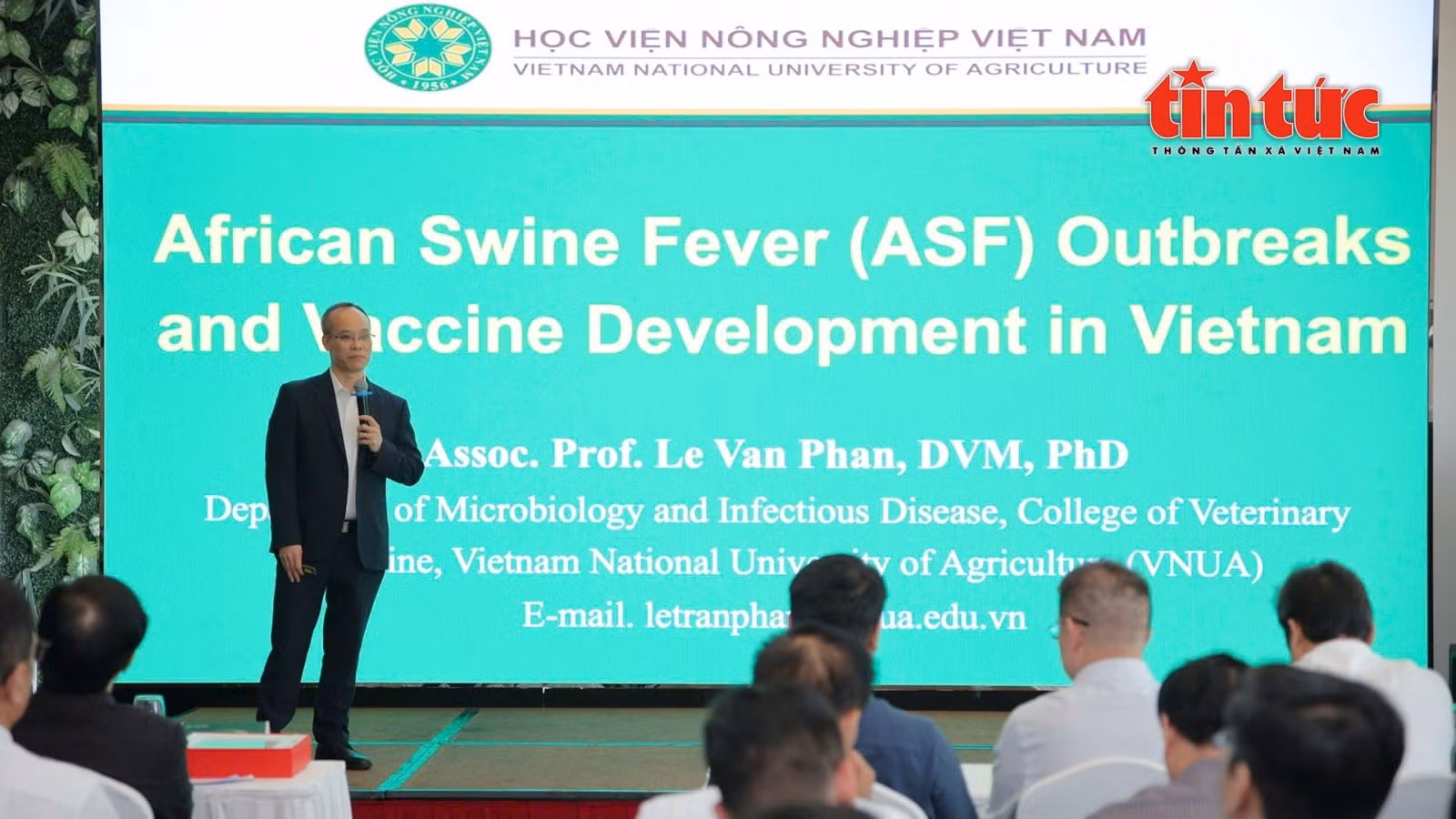 PGS.TS Lê Văn Phan, Học viện Nông nghiệp Việt Nam chia sẻ tại diễn đàn.