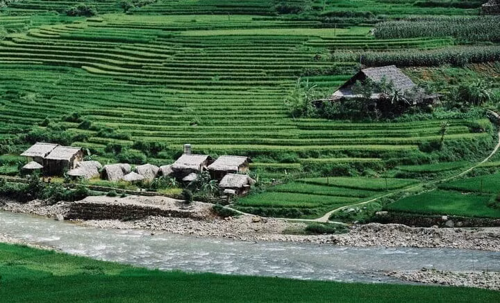 Bản Tả Van.