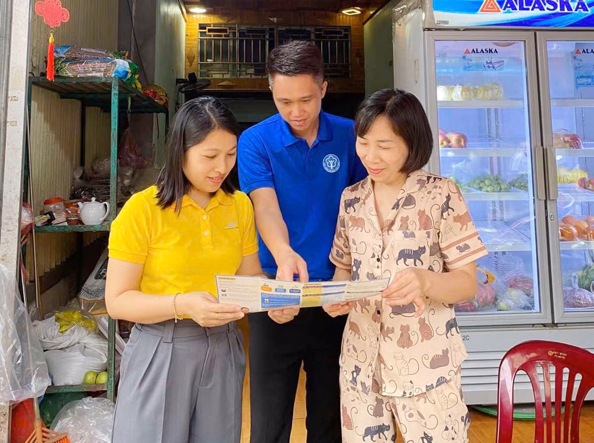 Tư vấn về BHXH tự nguyện tại các khu dân cư, chợ truyền thống trên địa bàn huyện, tỉnh/thành phố.