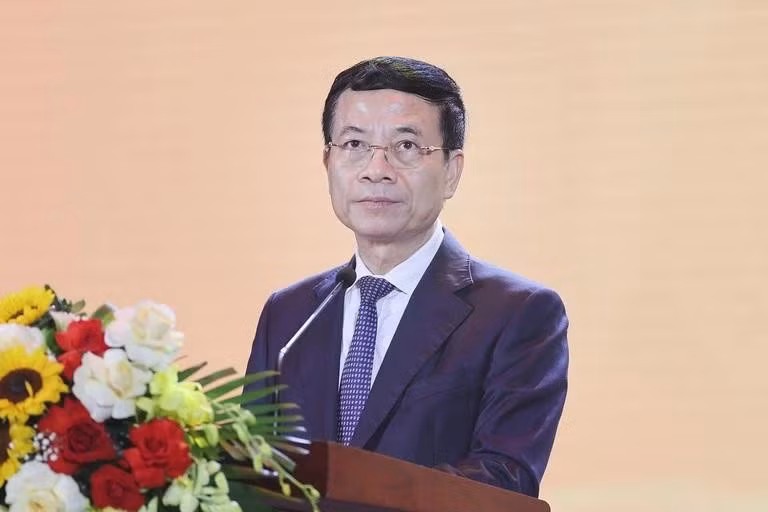 Bộ trưởng Bộ TT&amp;TTT Nguyễn Mạnh Hùng.