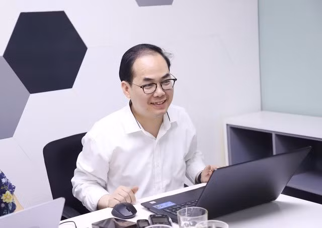 Phó Cục trưởng Cục Quản lý Dược (Bộ Y tế) Tạ Mạnh Hùng.