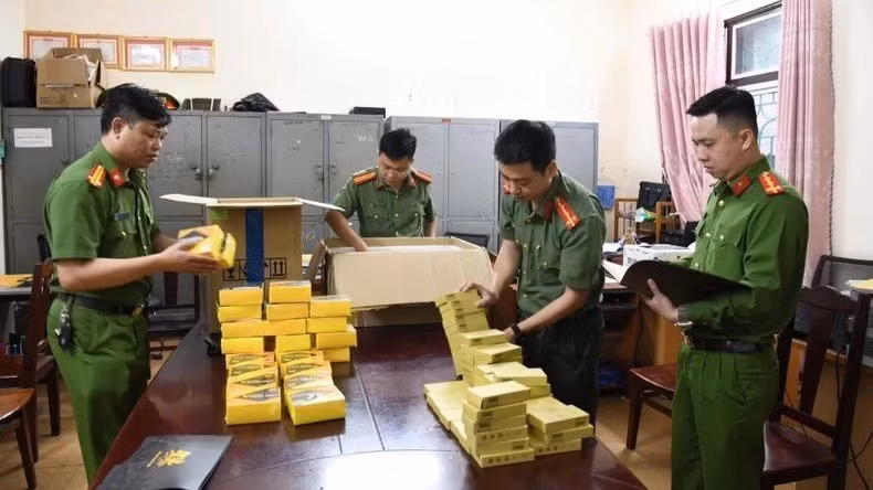 Các sản phẩm thực phẩm chứa chất cấm bị công an tỉnh Phú Thọ thu giữ.