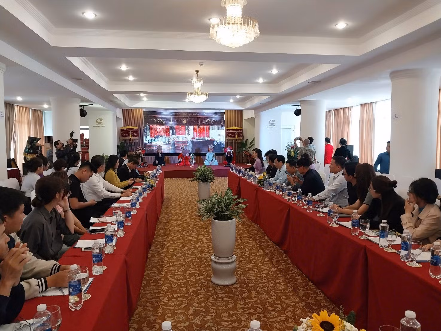 Quang cảnh hội nghị.