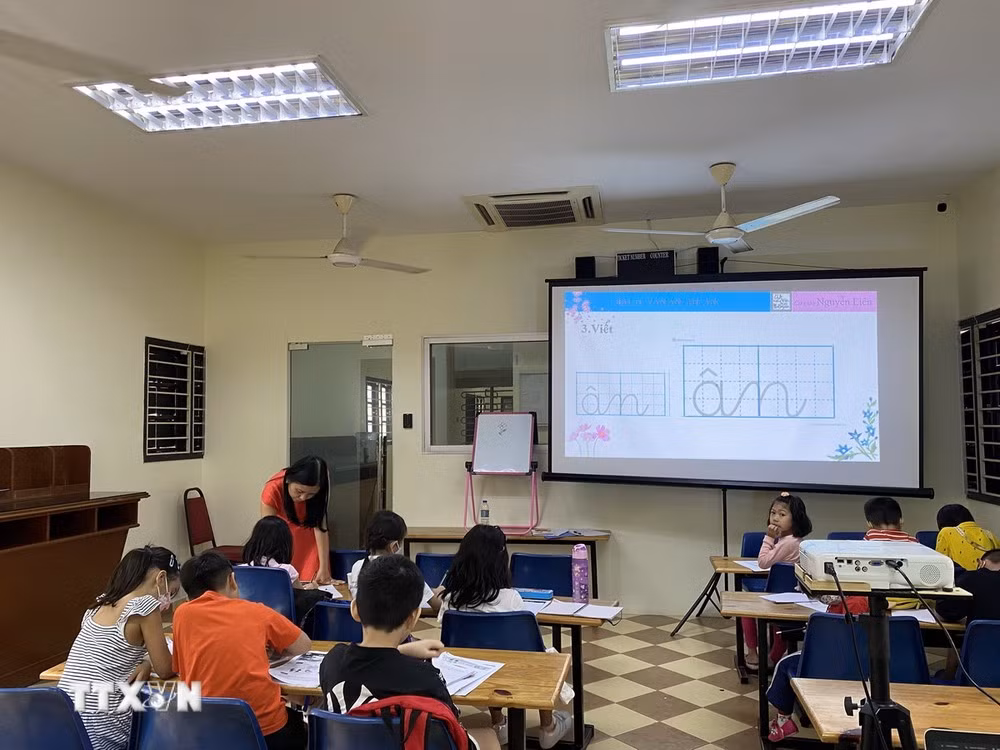 Lớp học tiếng Việt ở Đại sứ quán Việt Nam tại Malaysia.